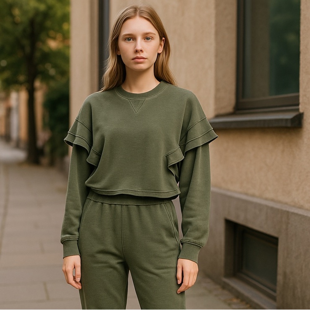 NWT 7 For All Mankind Ruffle Cropped Sweatshirt Green Medium